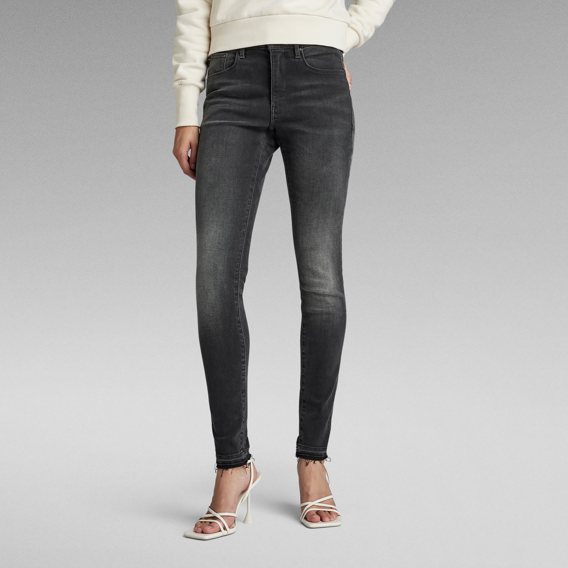 3301-skinny-women