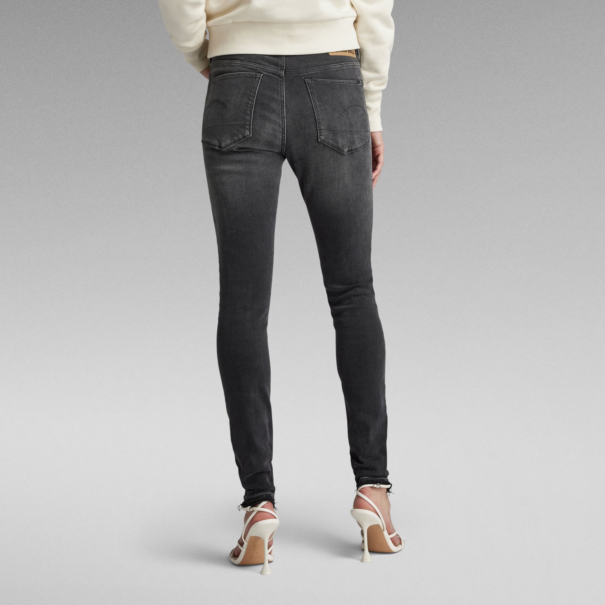 3301-skinny-women