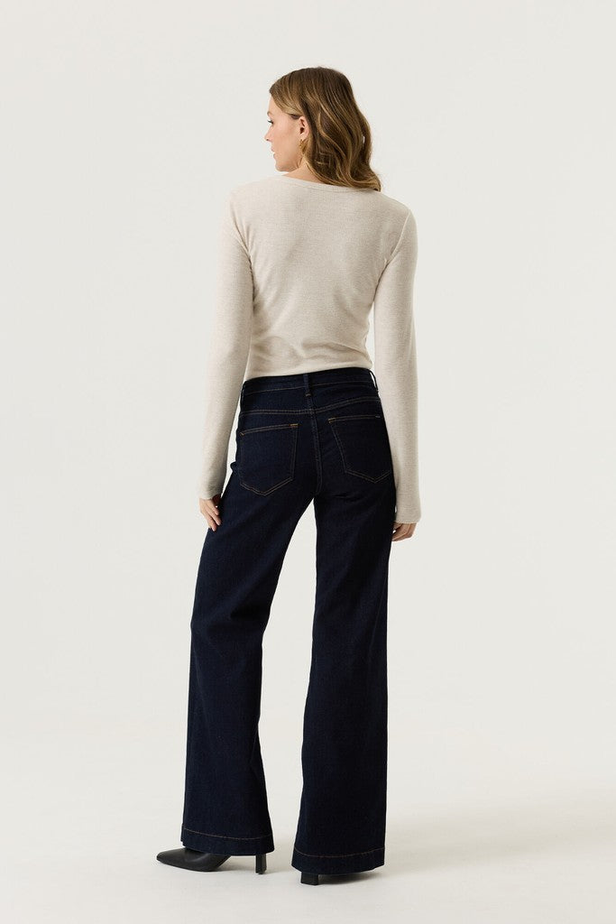 Garcia_fallwinter-2026_2533_V260215-2533 (3)