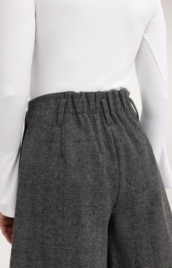 bermuda-shorts-in-melange-herringbone-fabric-medium-grey-melange_a4517d28-9dee-4c3b-a152-10bb1a4b6768