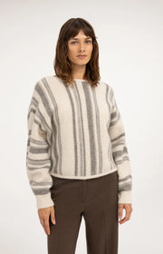 boat-neck-sweater-with-striped-pattern-off-white-dessin_f9482c02-14e6-4635-b5bc-e5a21d34f7a8