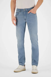 bradley-1-hellblau-