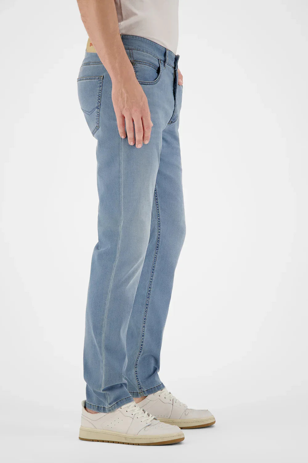 bradley-1-hellblau-