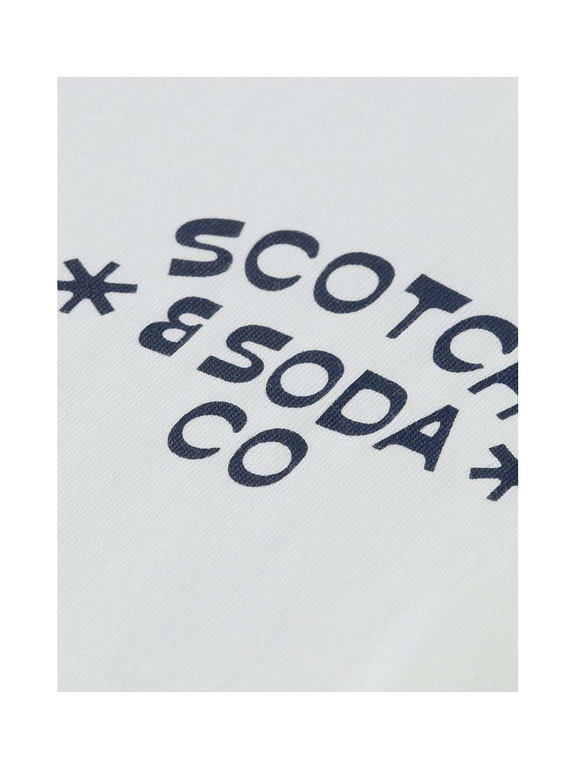 chest-artwork-regular-fit-t-shirt-101-bright-white-