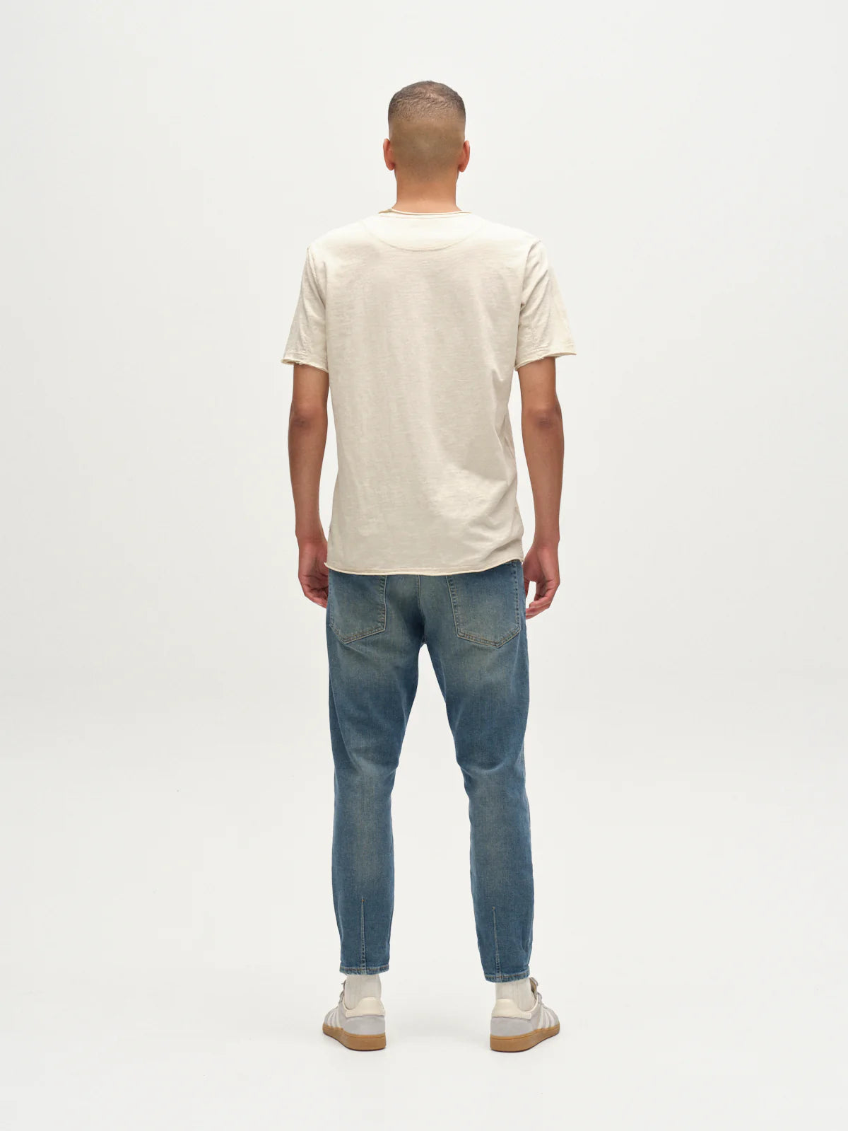 gabba-t-shirt-white-almond-t-shirts