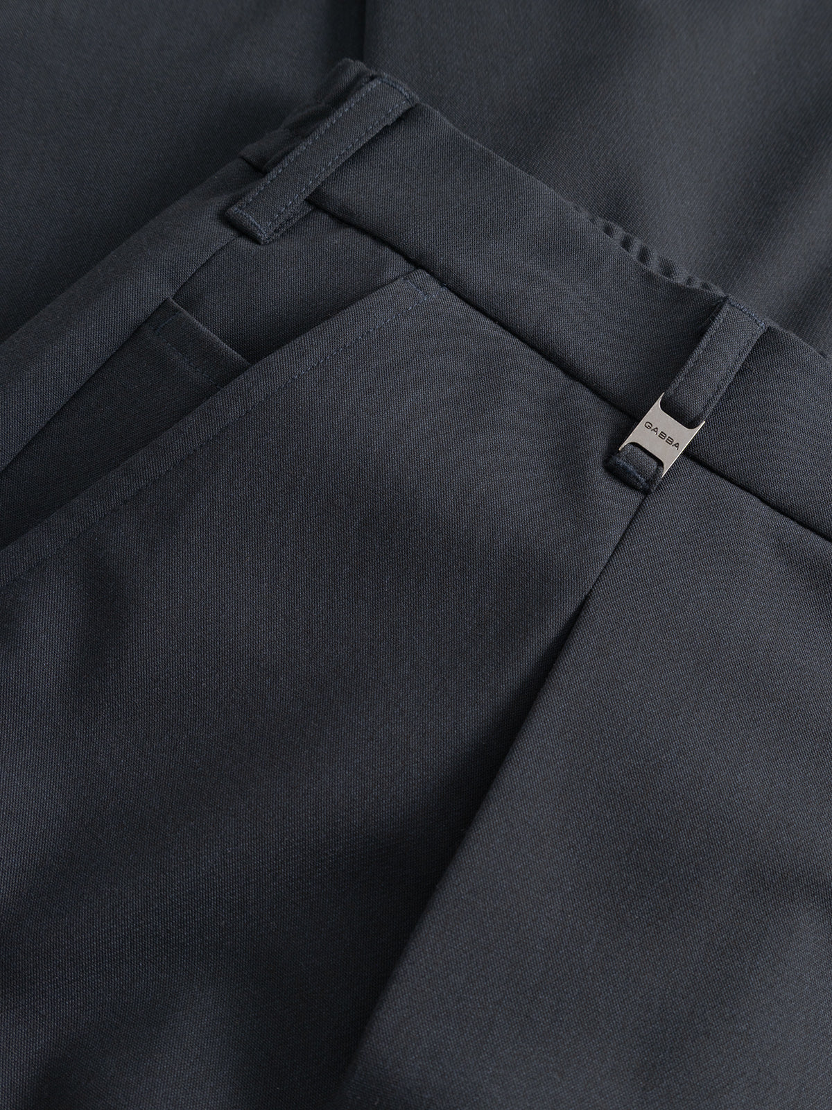 hose-blue-black-