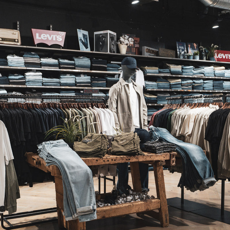 House of Jeans im Glattzentrum - Levi's und Denim-Marken im Regal, Jeans-Filiale in der Region Zuerich