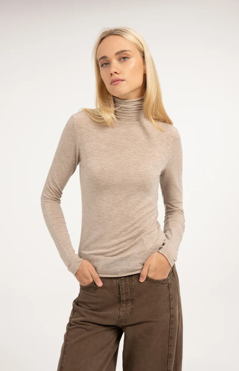 jersey-turtleneck-top-with-long-sleeves-beige-melange_f942d287-e49f-4d57-89bd-aeabc7468f21