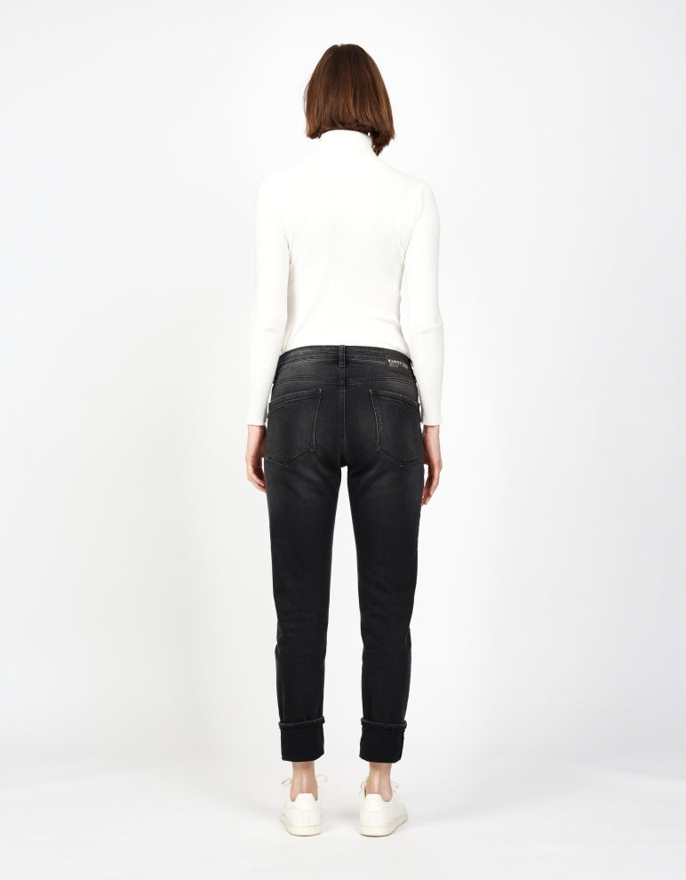 nica-worker-boyfriend