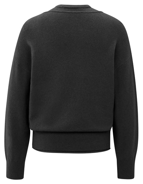pullover-mit-v-ausschnitt-