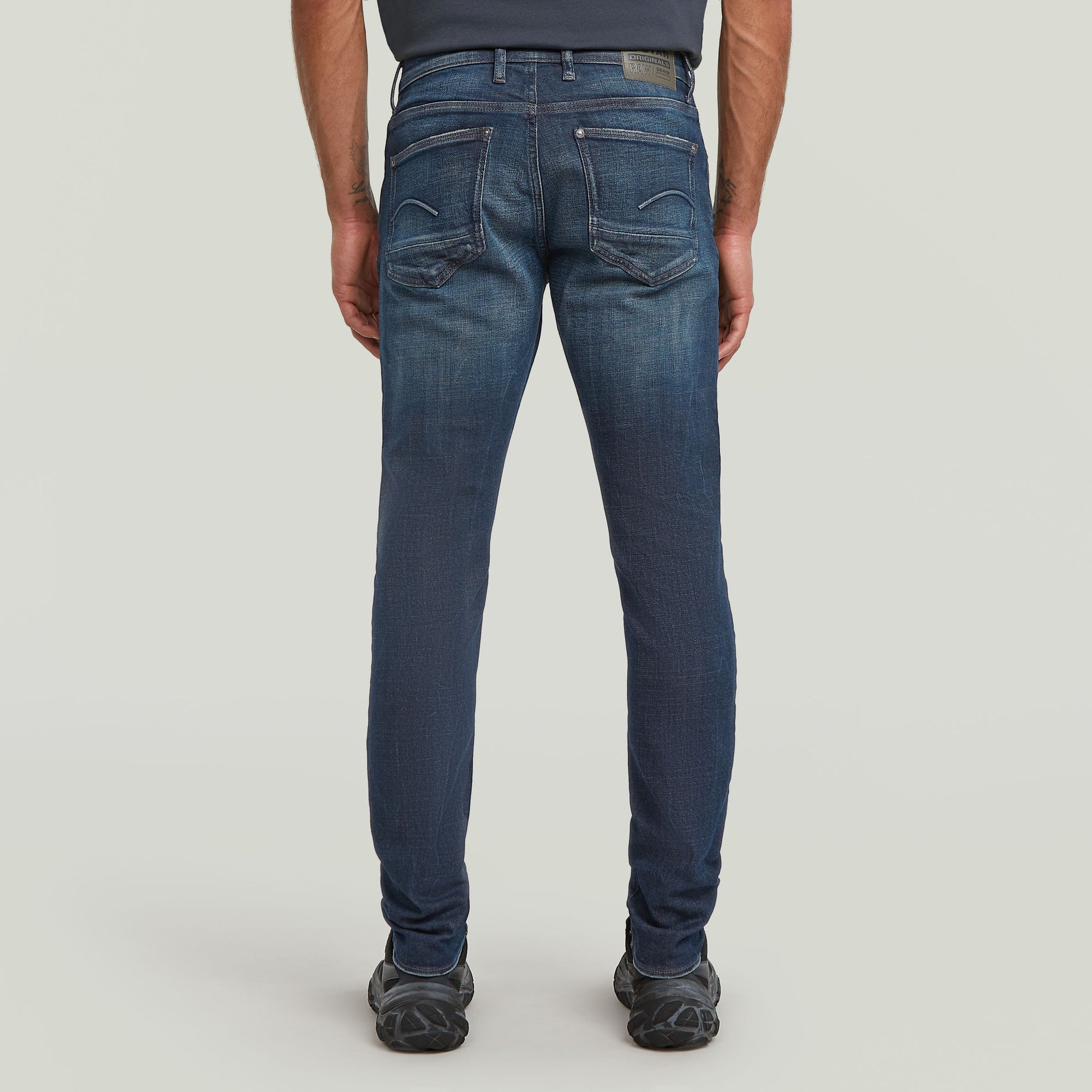 revend-fwd-skinny-men