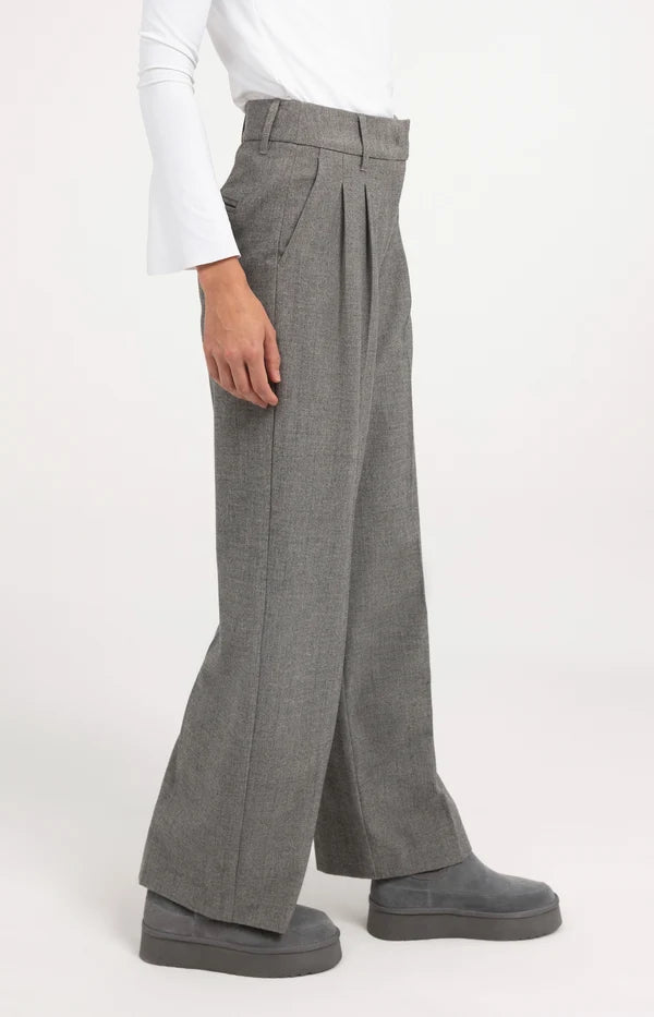 soft-woven-trousers-with-wide-legs-medium-grey-melange_cf9356df-ab9f-4a31-abf0-33b20ebd2be3