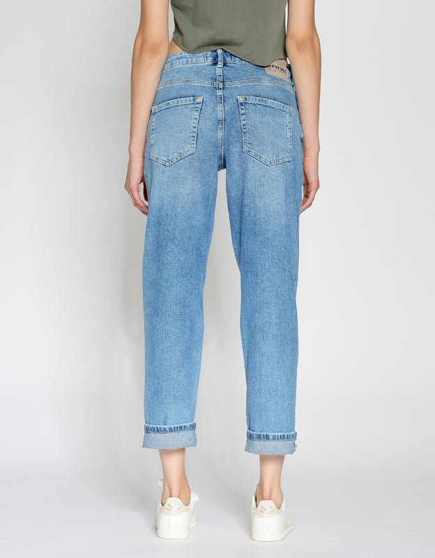 thelma-straight-fit