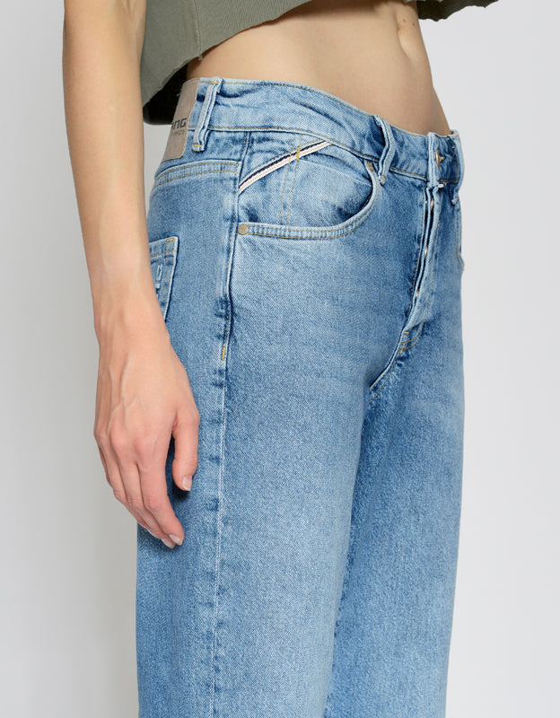 thelma-straight-fit